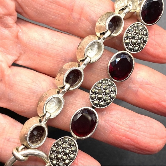 KENNETH COLE New York Toggle Clasp Bracelet - Picture 1 of 5